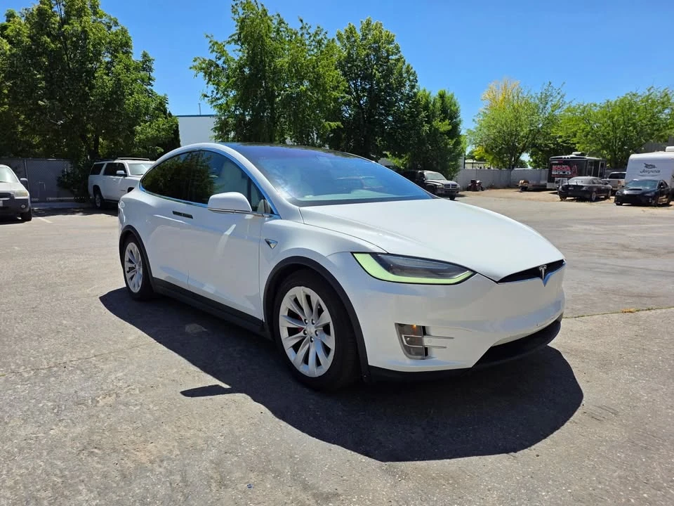 2020 Tesla Model X - Image 7 of 20