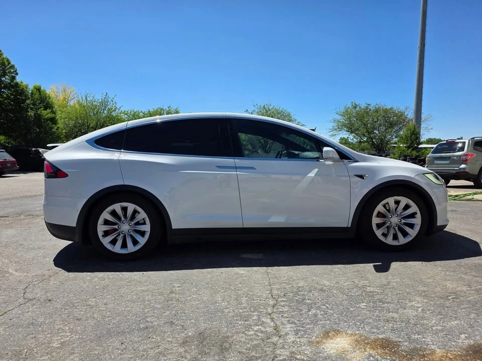 2020 Tesla Model X - Image 6 of 20