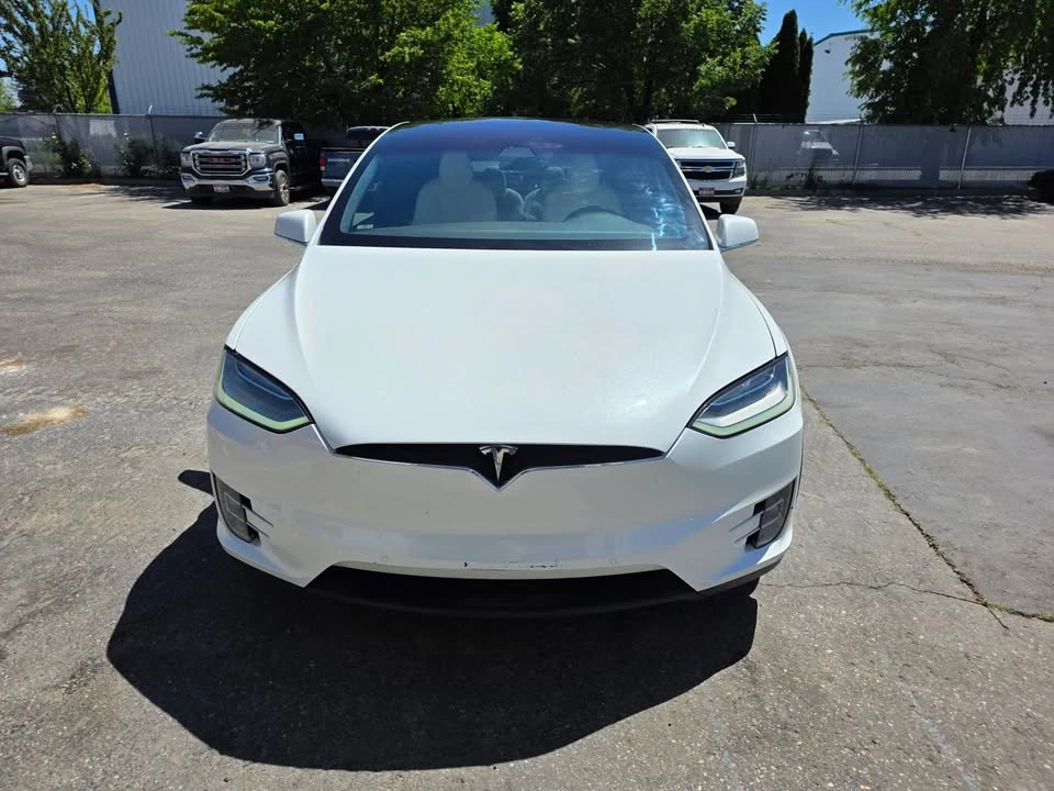 2020 Tesla Model X - Image 8 of 20
