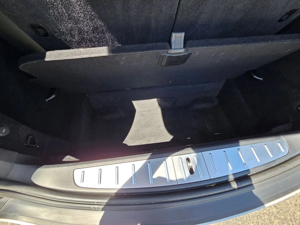 2020 Tesla Model X - Image 14 of 20