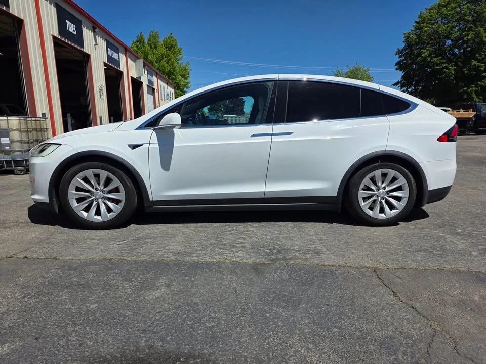 2020 Tesla Model X - Image 2 of 20