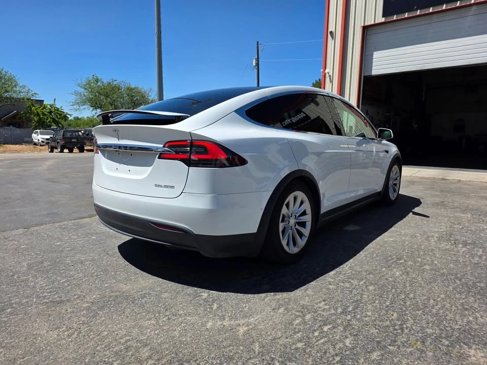 2020 Tesla Model X - Image 5 of 20