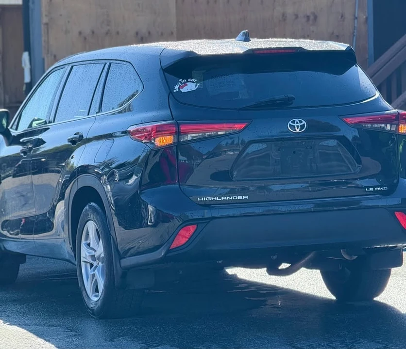 2020 Toyota Highlander - Image 3 of 8