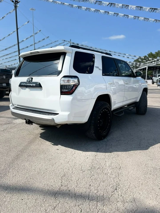2020 Toyota 4Runner 5th Gen - Image 5 of 9
