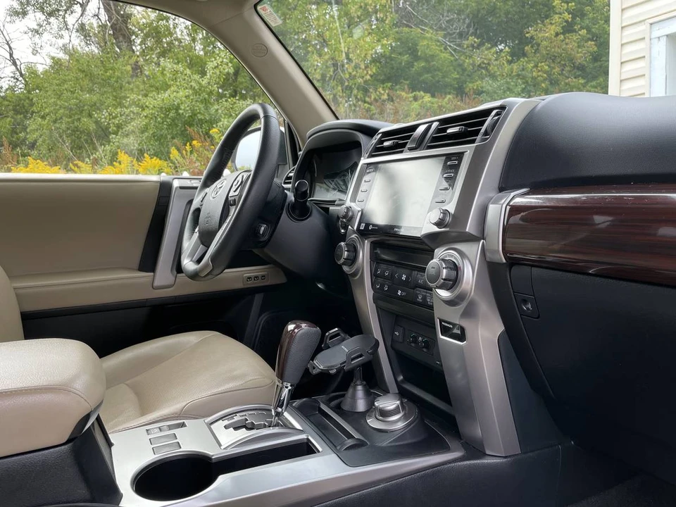 2020 Toyota 4Runner 5th Gen - Image 8 of 12