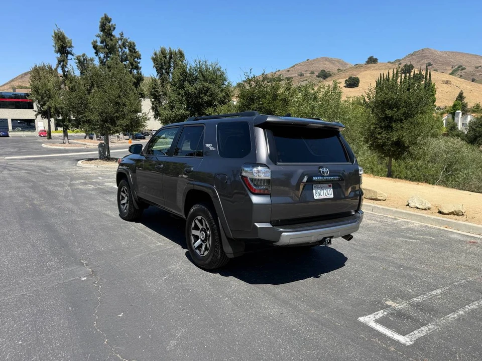 2020 Toyota 4Runner 5th Gen - Image 5 of 9
