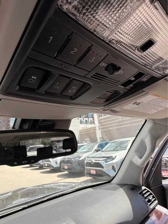 2020 Toyota 4Runner 5th Gen - Image 15 of 18
