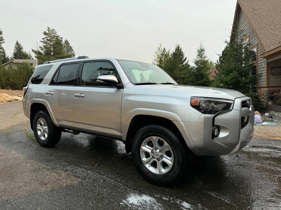2020 Toyota 4Runner 5th Gen - Image 2 of 12