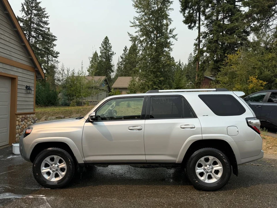2020 Toyota 4Runner 5th Gen - Image 5 of 12