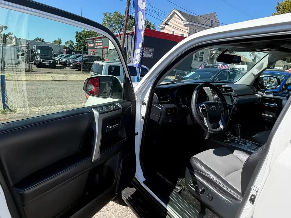2020 Toyota 4Runner 5th Gen - Image 10 of 20