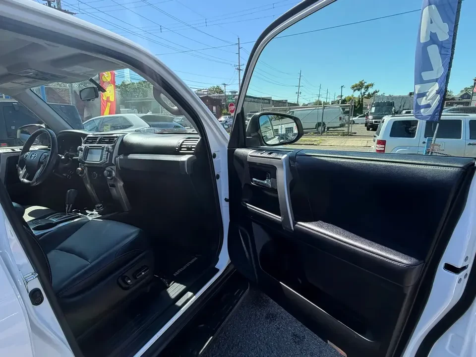 2020 Toyota 4Runner 5th Gen - Image 11 of 20