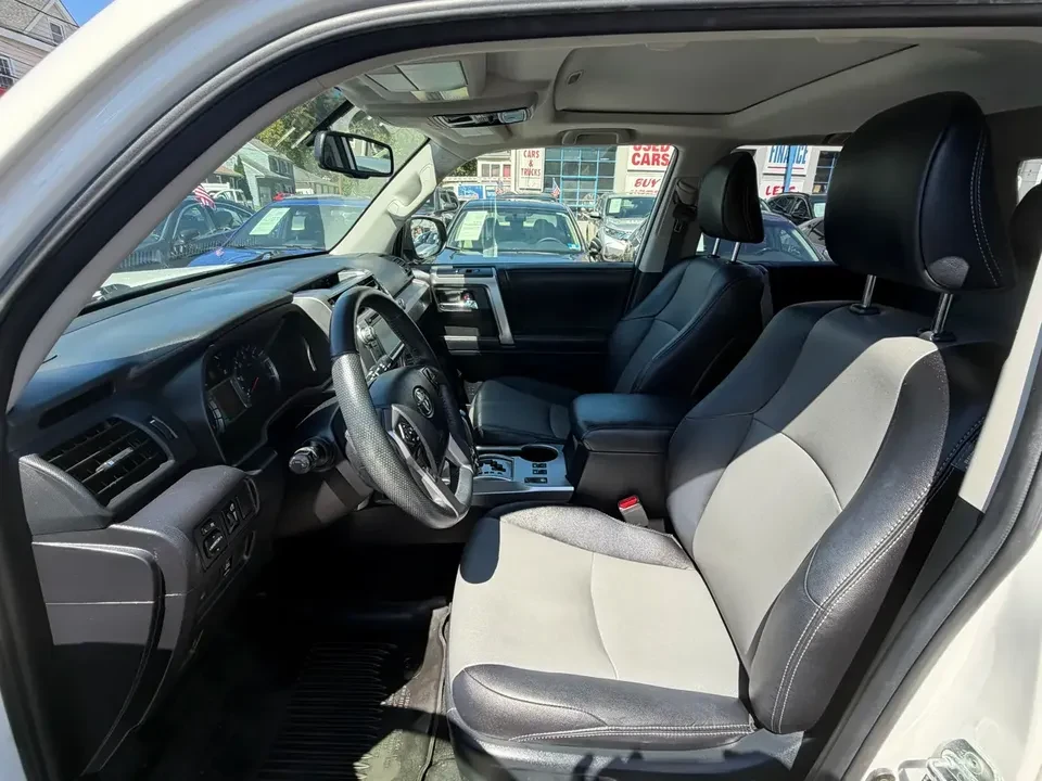 2020 Toyota 4Runner 5th Gen - Image 18 of 20