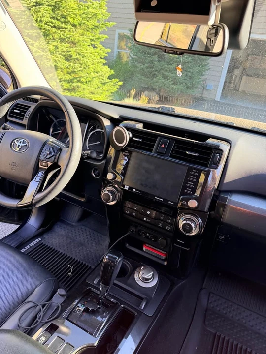 2020 Toyota 4Runner 5th Gen - Image 8 of 10