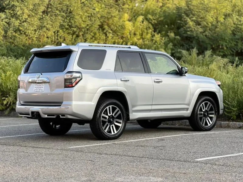 2020 Toyota 4Runner 5th Gen - Image 8 of 12