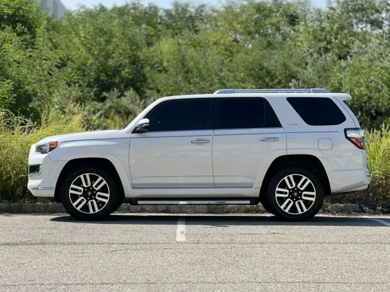 2020 Toyota 4Runner 5th Gen - Image 6 of 12