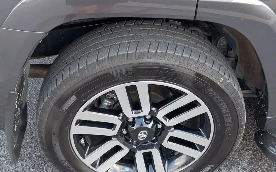 2020 Toyota 4Runner 5th Gen - Image 8 of 18