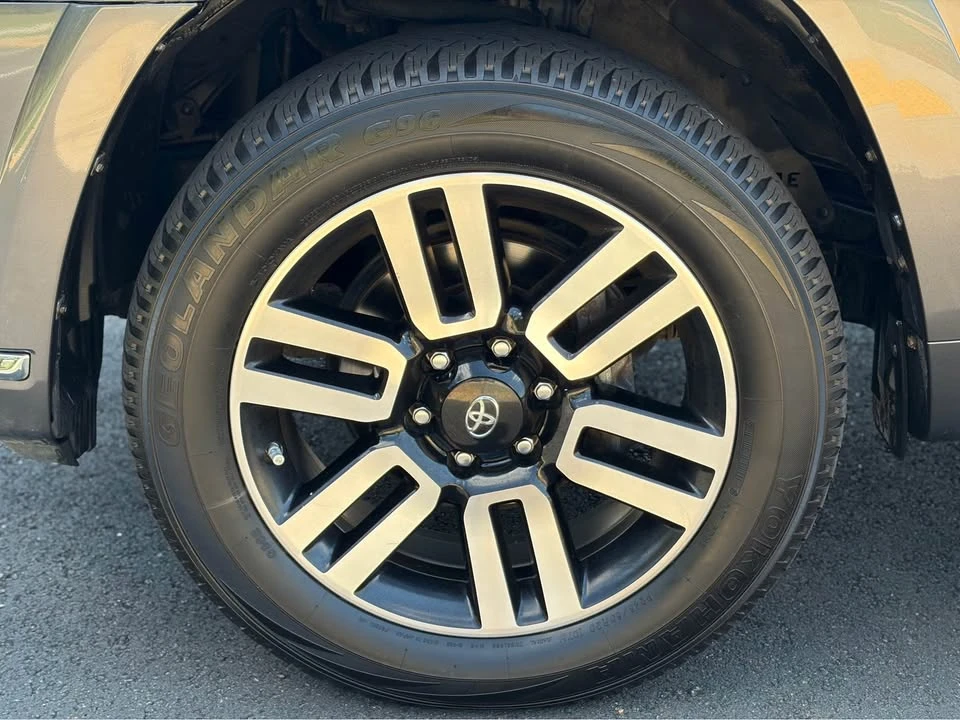 2020 Toyota 4Runner 5th Gen - Image 9 of 19