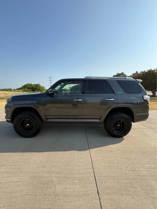 2020 Toyota 4Runner 5th Gen - Image 2 of 15