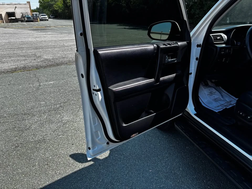 2020 Toyota 4Runner 5th Gen - Image 8 of 9