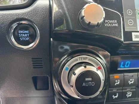 2020 Toyota 4Runner 5th Gen - Image 17 of 19