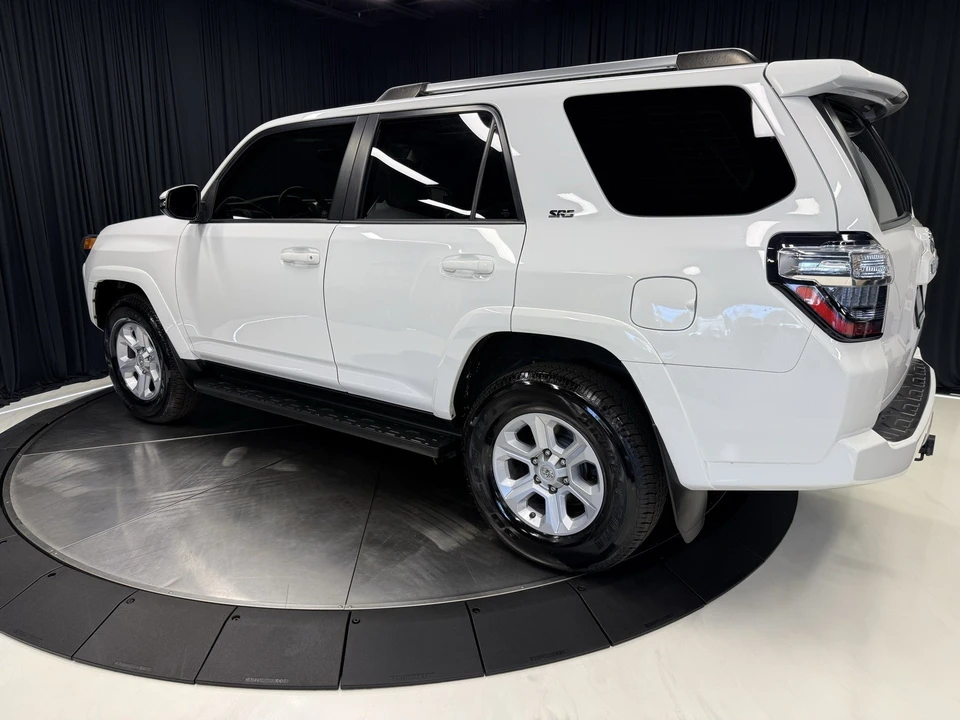 2020 Toyota 4Runner 5th Gen - Image 9 of 12