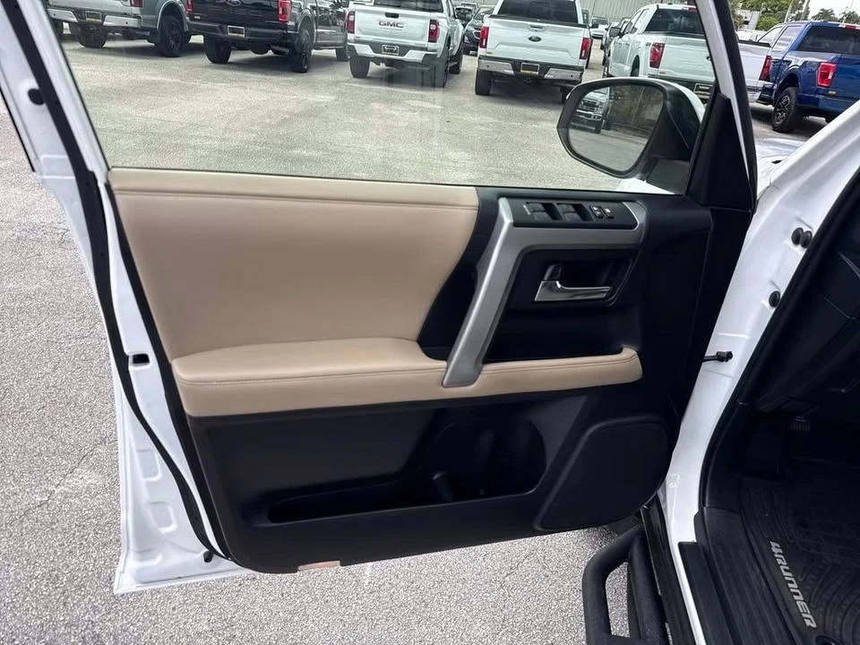2020 Toyota 4Runner 5th Gen - Image 9 of 20