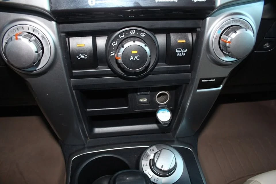 2020 Toyota 4Runner 5th Gen - Image 16 of 20
