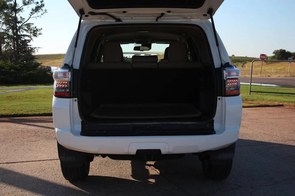 2020 Toyota 4Runner 5th Gen - Image 7 of 20
