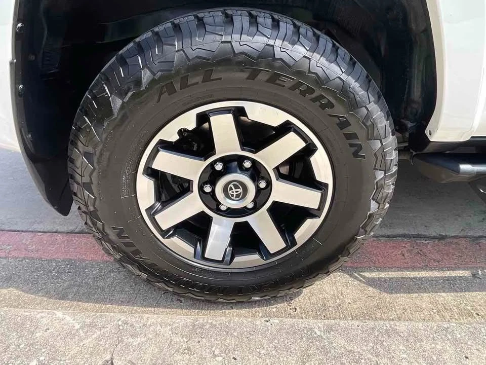 2020 Toyota 4Runner 5th Gen - Image 8 of 10