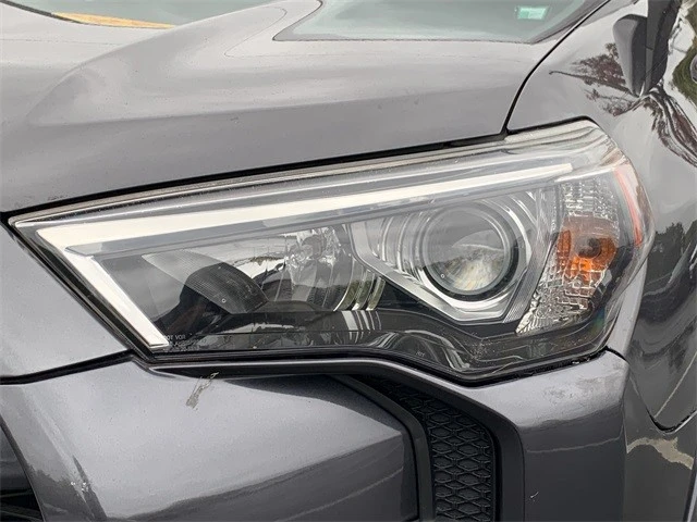 2020 Toyota 4Runner 5th Gen - Image 10 of 12