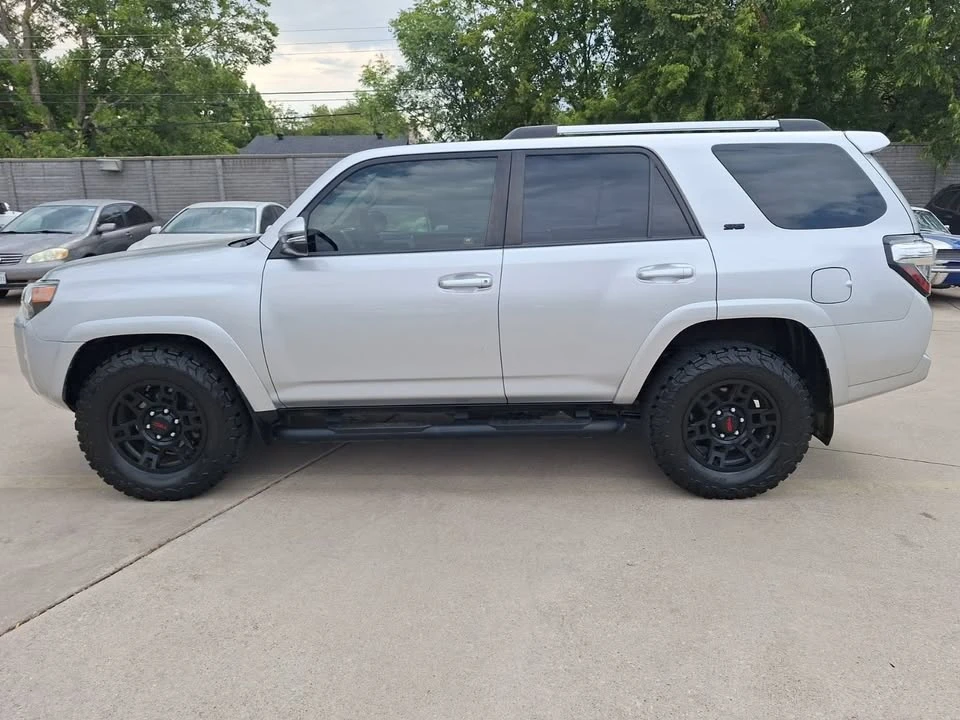 2020 Toyota 4Runner 5th Gen - Image 2 of 18