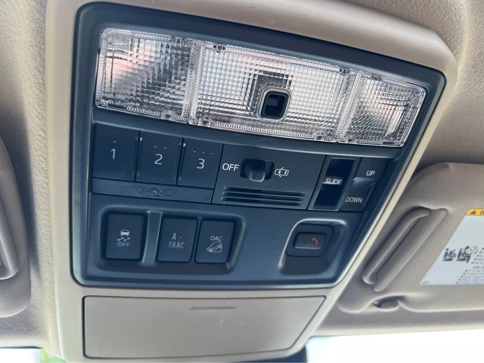 2020 Toyota 4Runner - Image 19 of 20