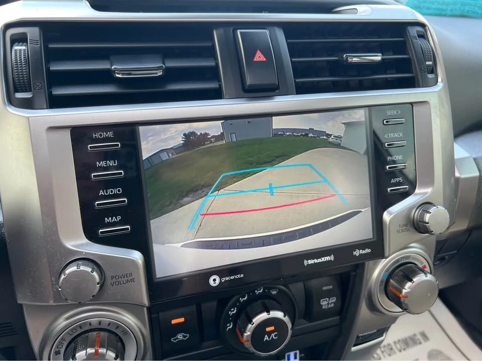 2020 Toyota 4Runner - Image 17 of 20
