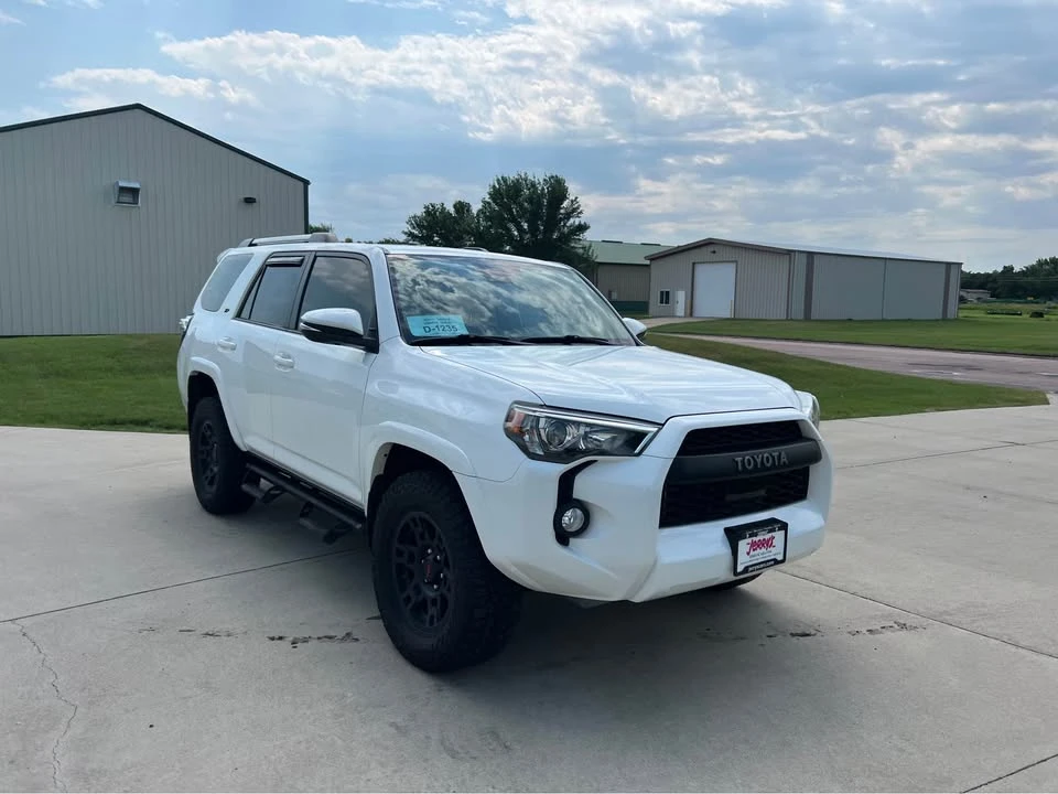 2020 Toyota 4Runner - Image 3 of 20