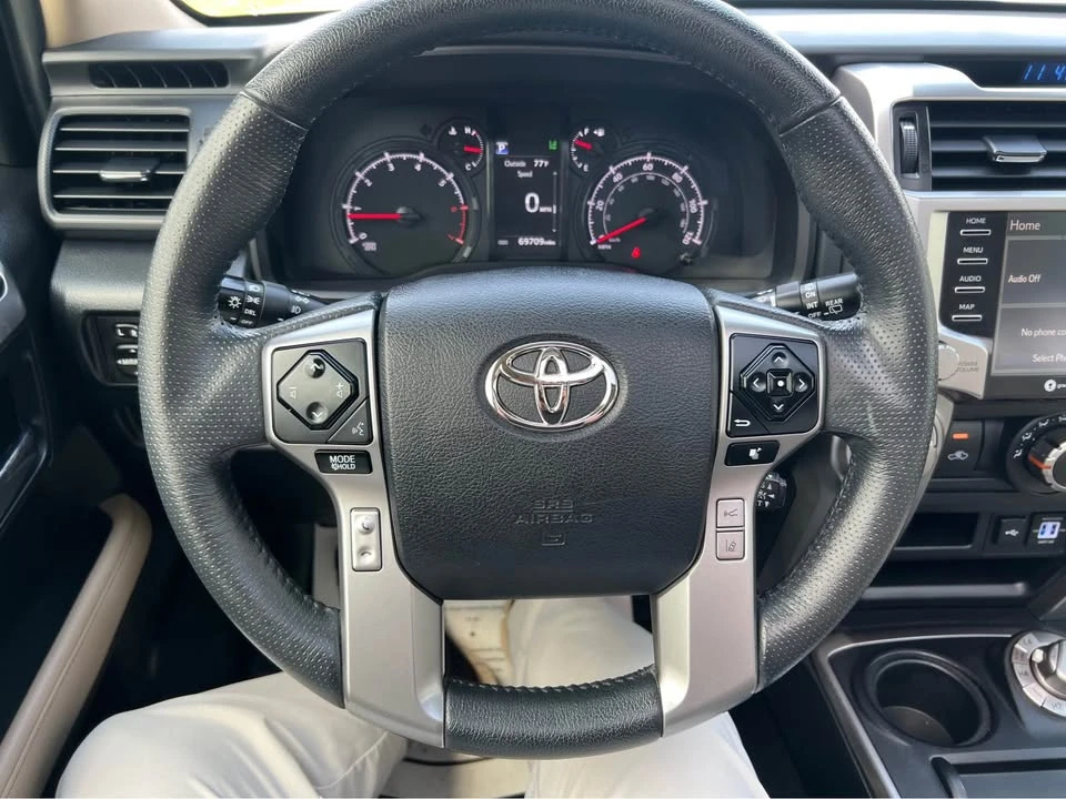 2020 Toyota 4Runner - Image 15 of 20