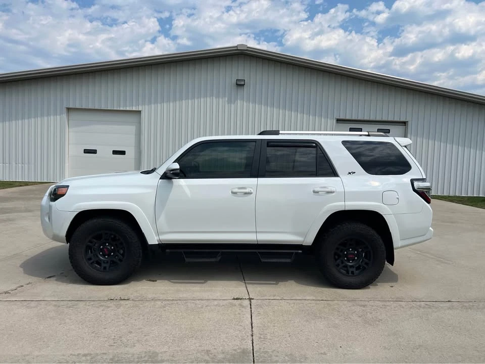 2020 Toyota 4Runner - Image 8 of 20