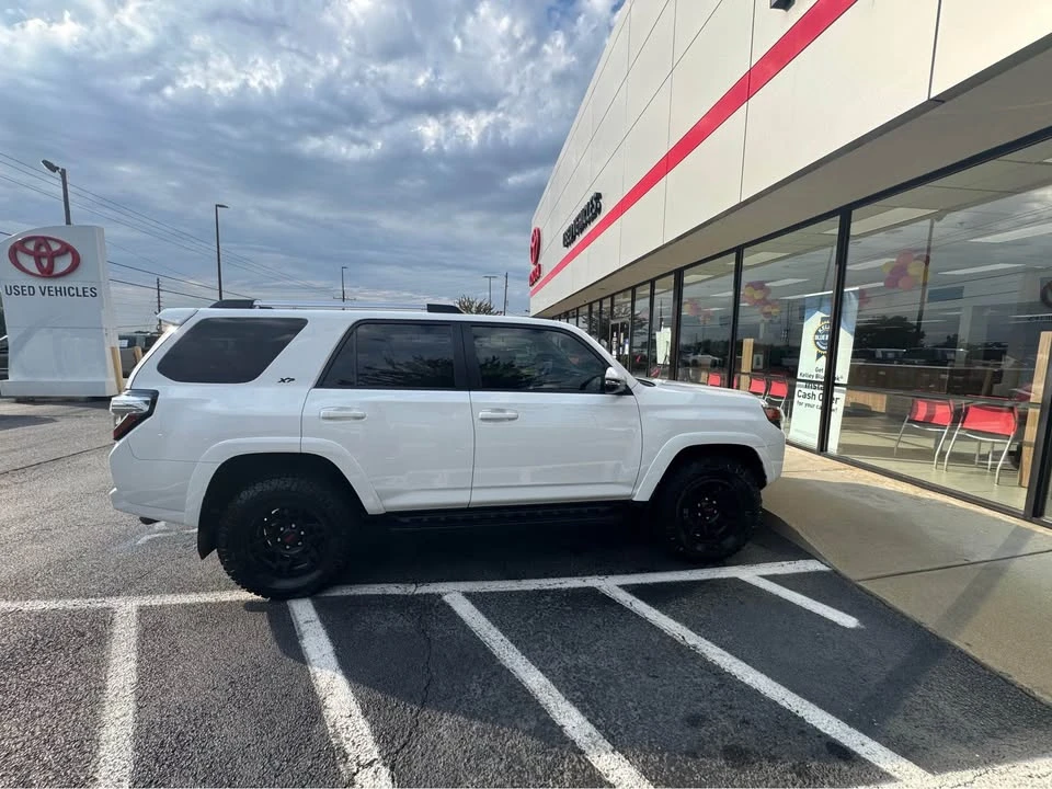 2020 Toyota 4Runner 5th Gen - Image 10 of 17