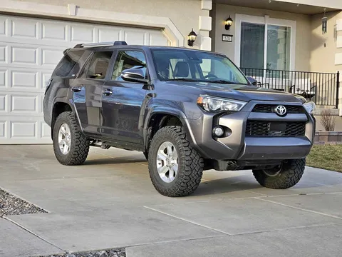 2020 Toyota 4Runner SR5 Premium Sport Utility 4D