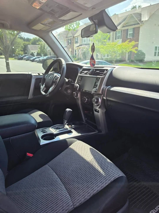 2020 Toyota 4Runner 5th Gen - Image 4 of 8
