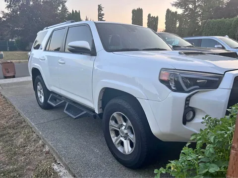2020 Toyota 4Runner SR5 Sport Utility 4D