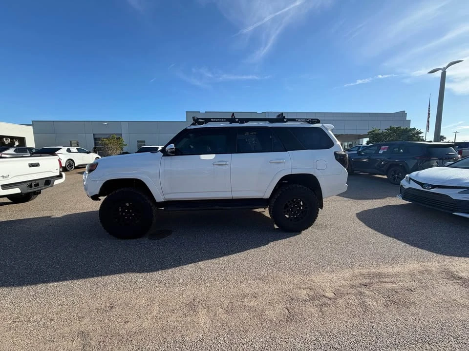 2020 Toyota 4Runner 5th Gen - Image 8 of 12