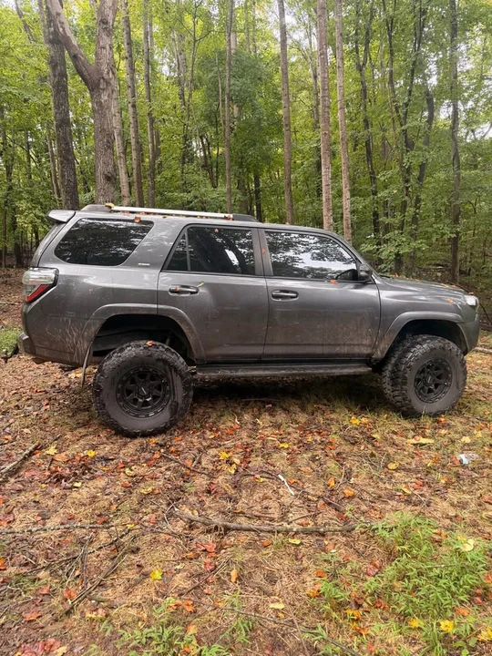 2020 Toyota 4Runner 5th Gen - Image 3 of 4