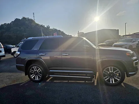 2020 Toyota 4Runner SR5 Sport Utility 4D