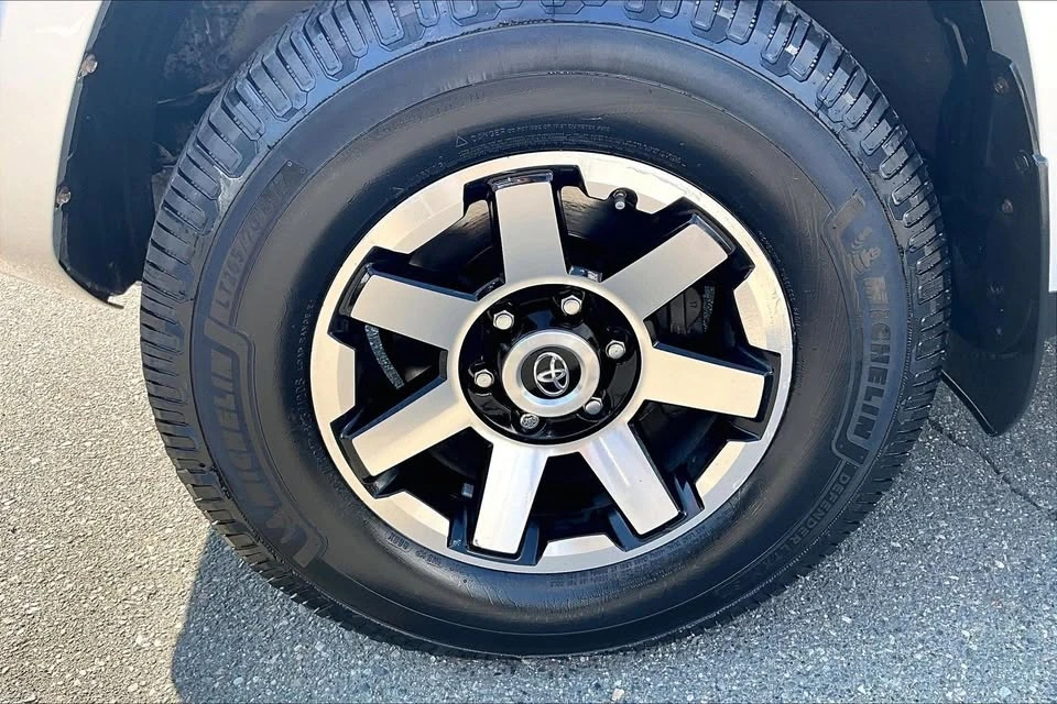 2020 Toyota 4Runner 5th Gen - Image 12 of 18