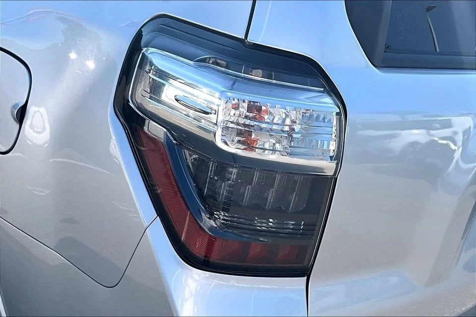 2020 Toyota 4Runner 5th Gen - Image 18 of 18
