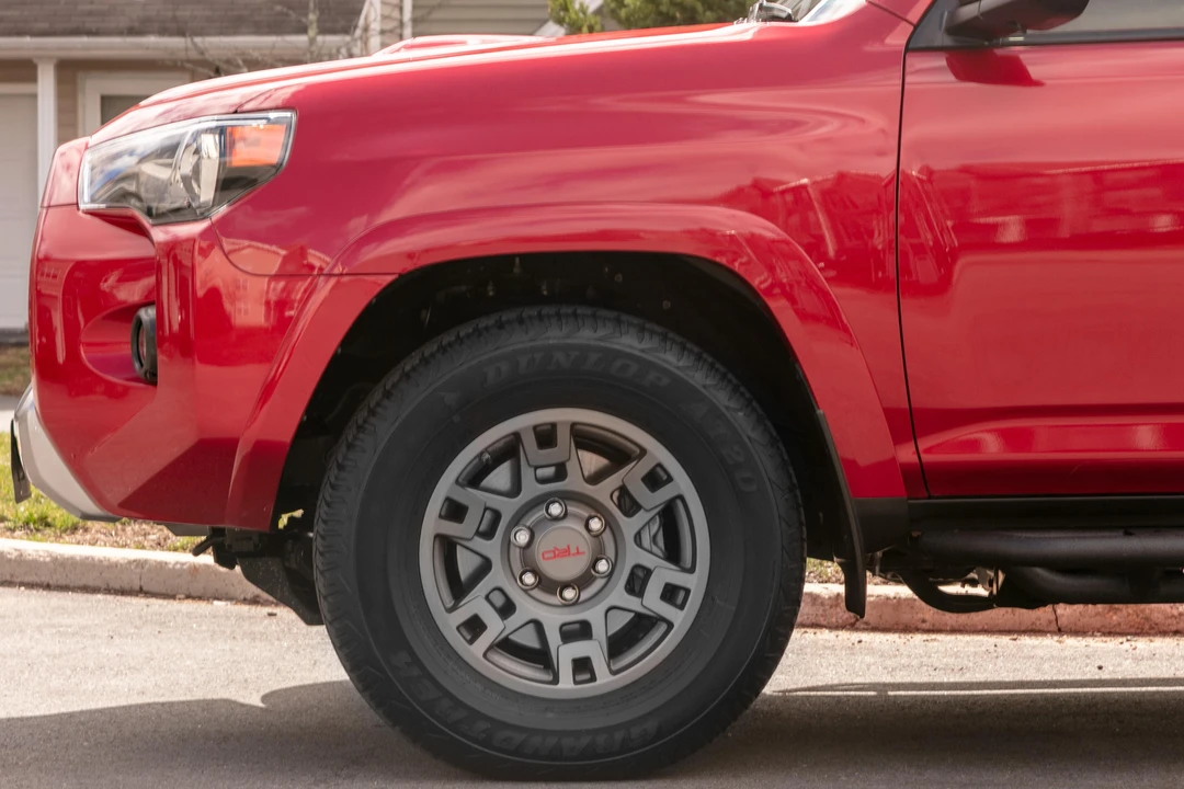 2020 Toyota 4Runner 5th Gen - Image 9 of 31