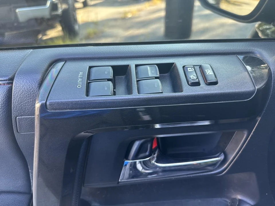 2020 Toyota 4Runner 5th Gen - Image 9 of 12