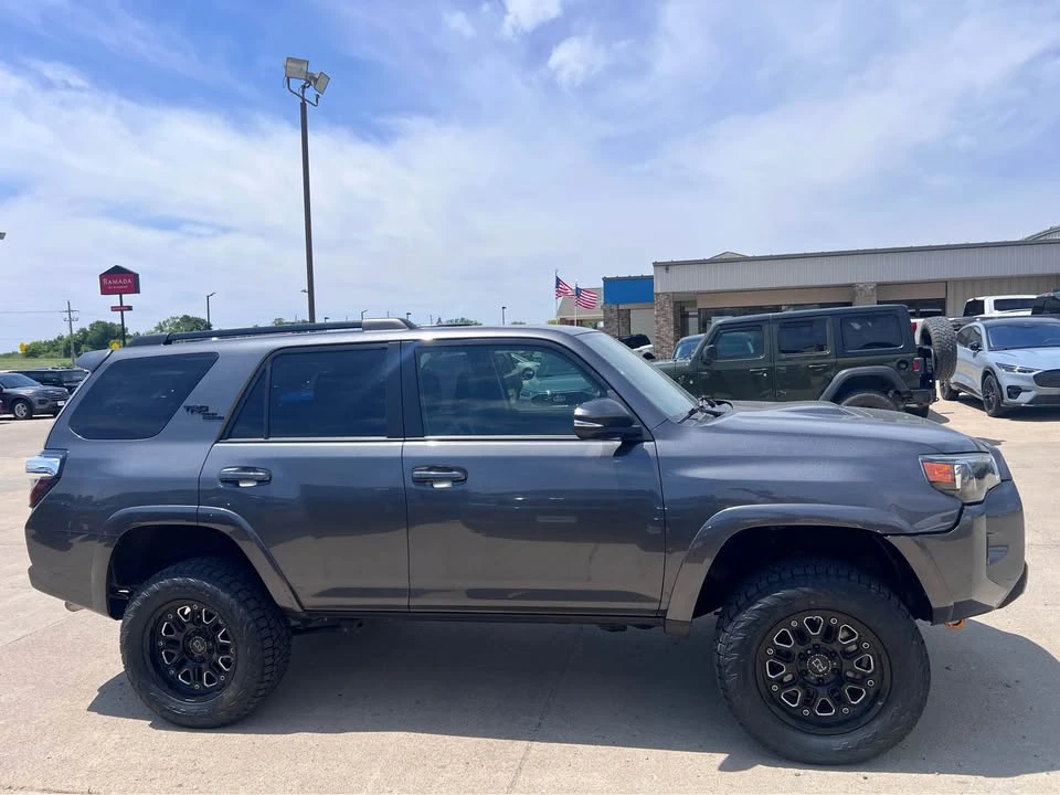 2020 Toyota 4Runner 5th Gen - Image 4 of 12