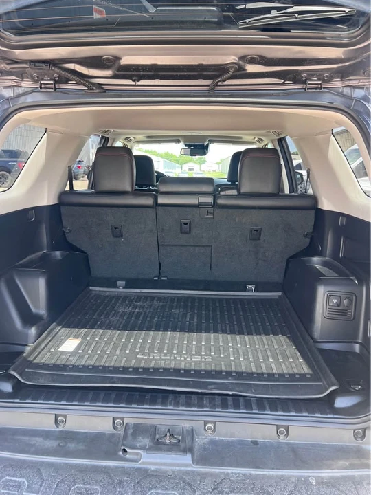 2020 Toyota 4Runner 5th Gen - Image 9 of 12