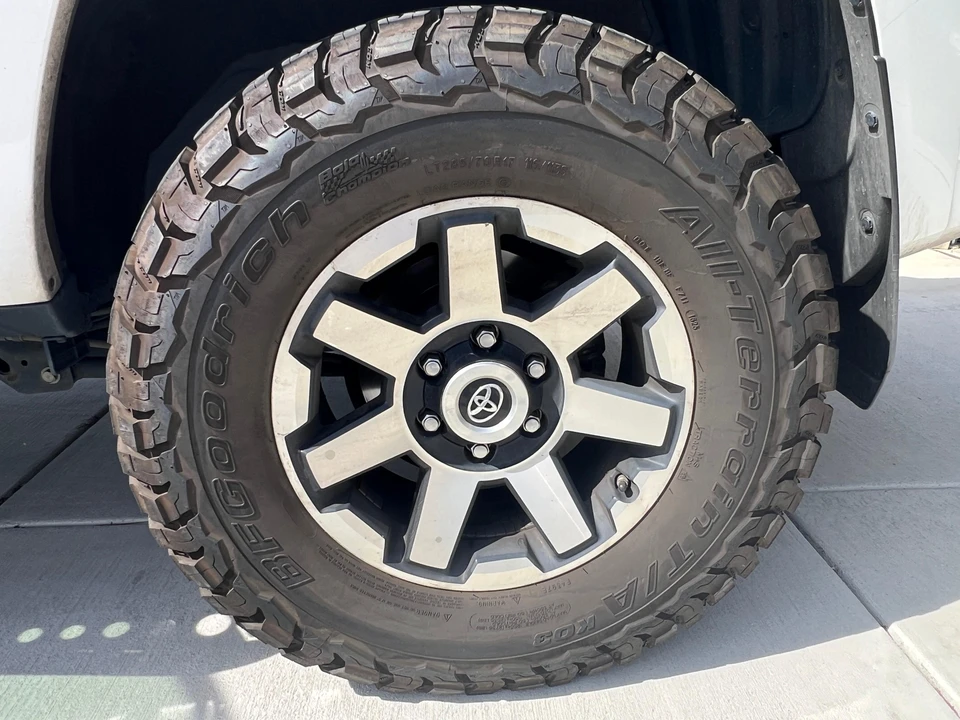 2020 Toyota 4Runner 5th Gen - Image 21 of 31